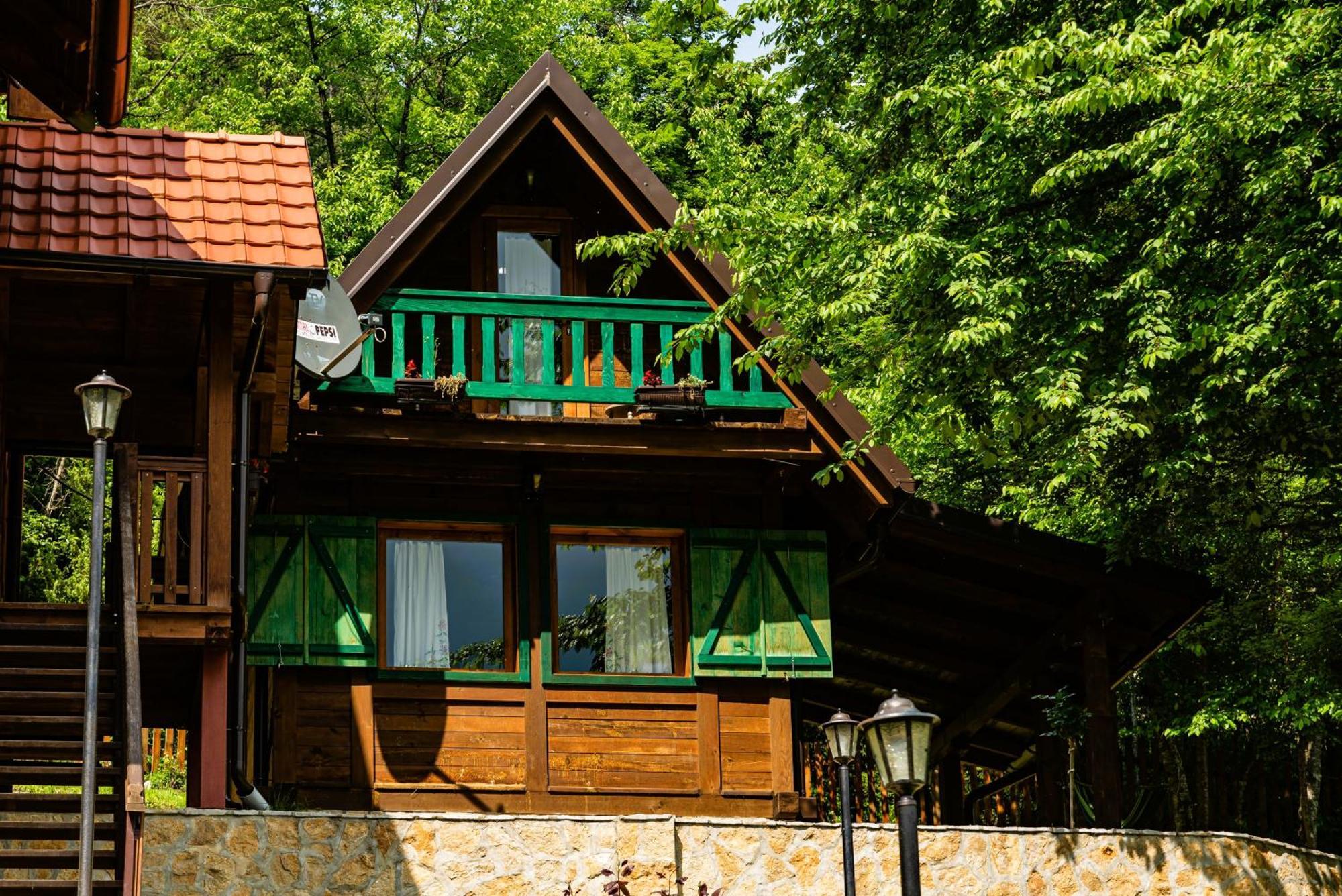 Drvene Kuce Suska - Wooden Houses Suska Zaovine Eksteriør billede