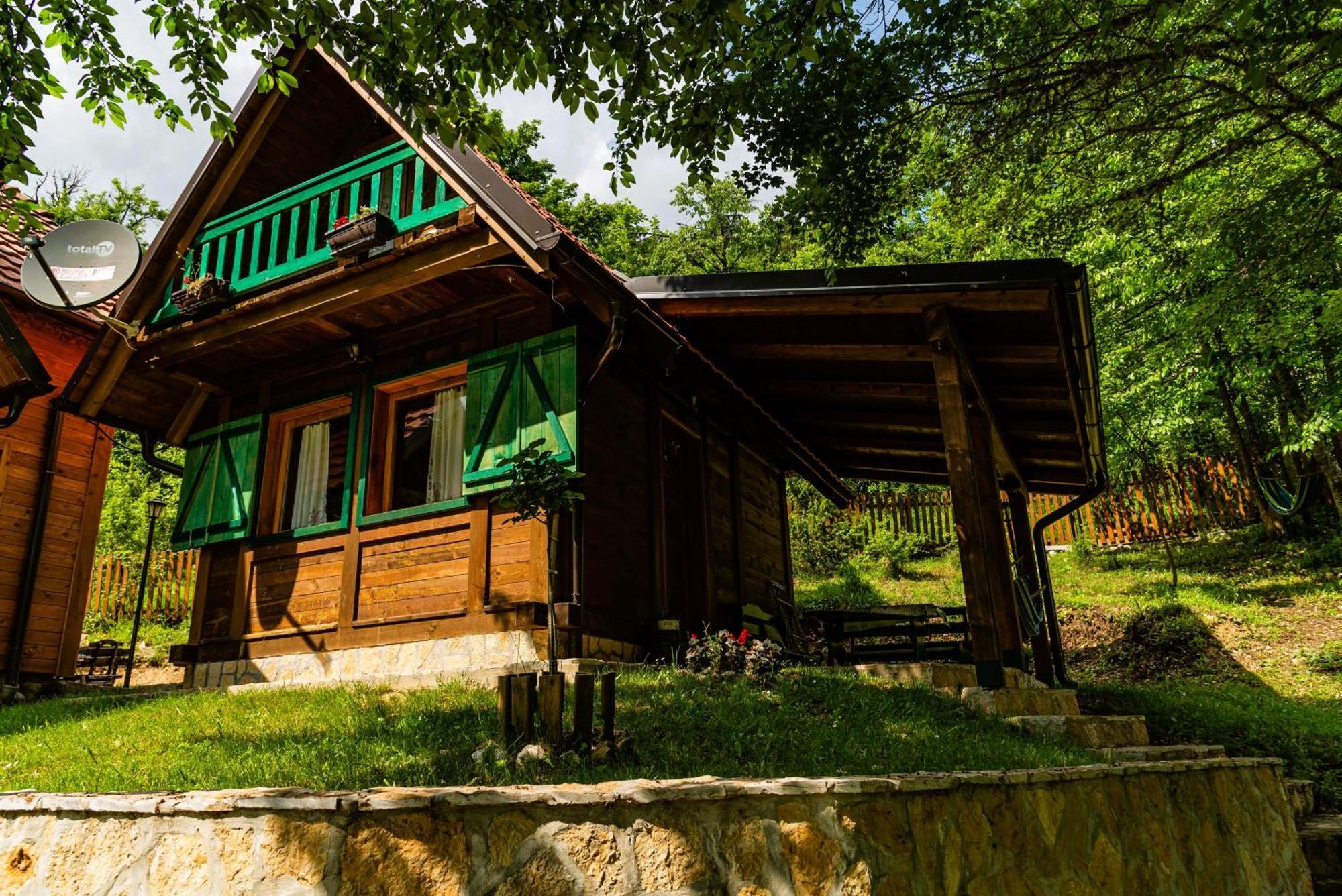 Drvene Kuce Suska - Wooden Houses Suska Zaovine Eksteriør billede